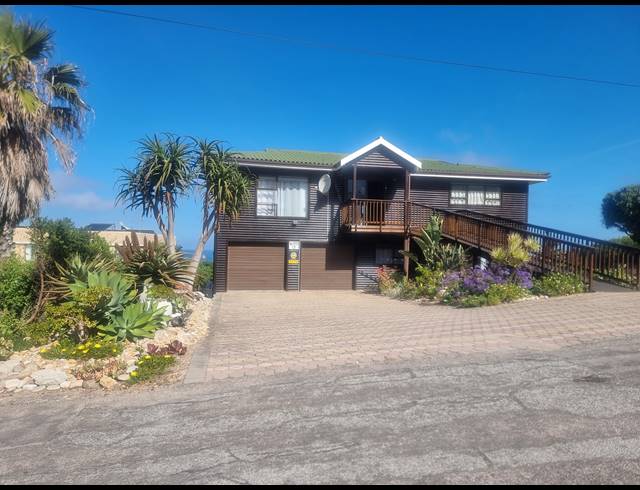 4 BEDROOM FREESTANDING FOR SALE IN DANA BAY